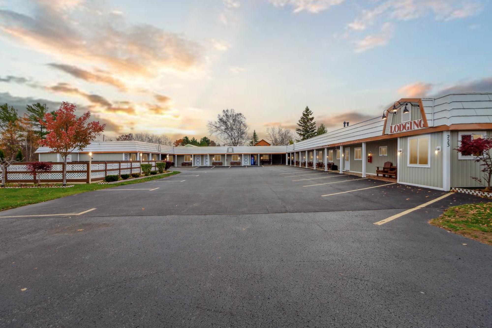 Vindel Motel Mackinaw City Bagian luar foto