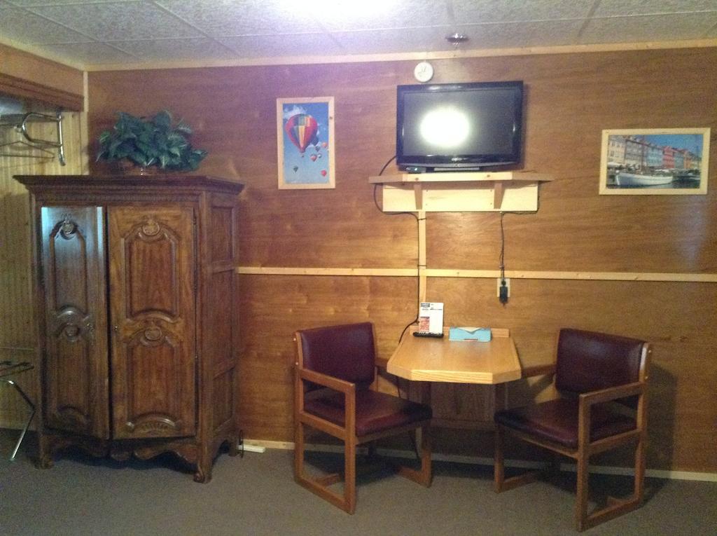 Vindel Motel Mackinaw City Bagian luar foto