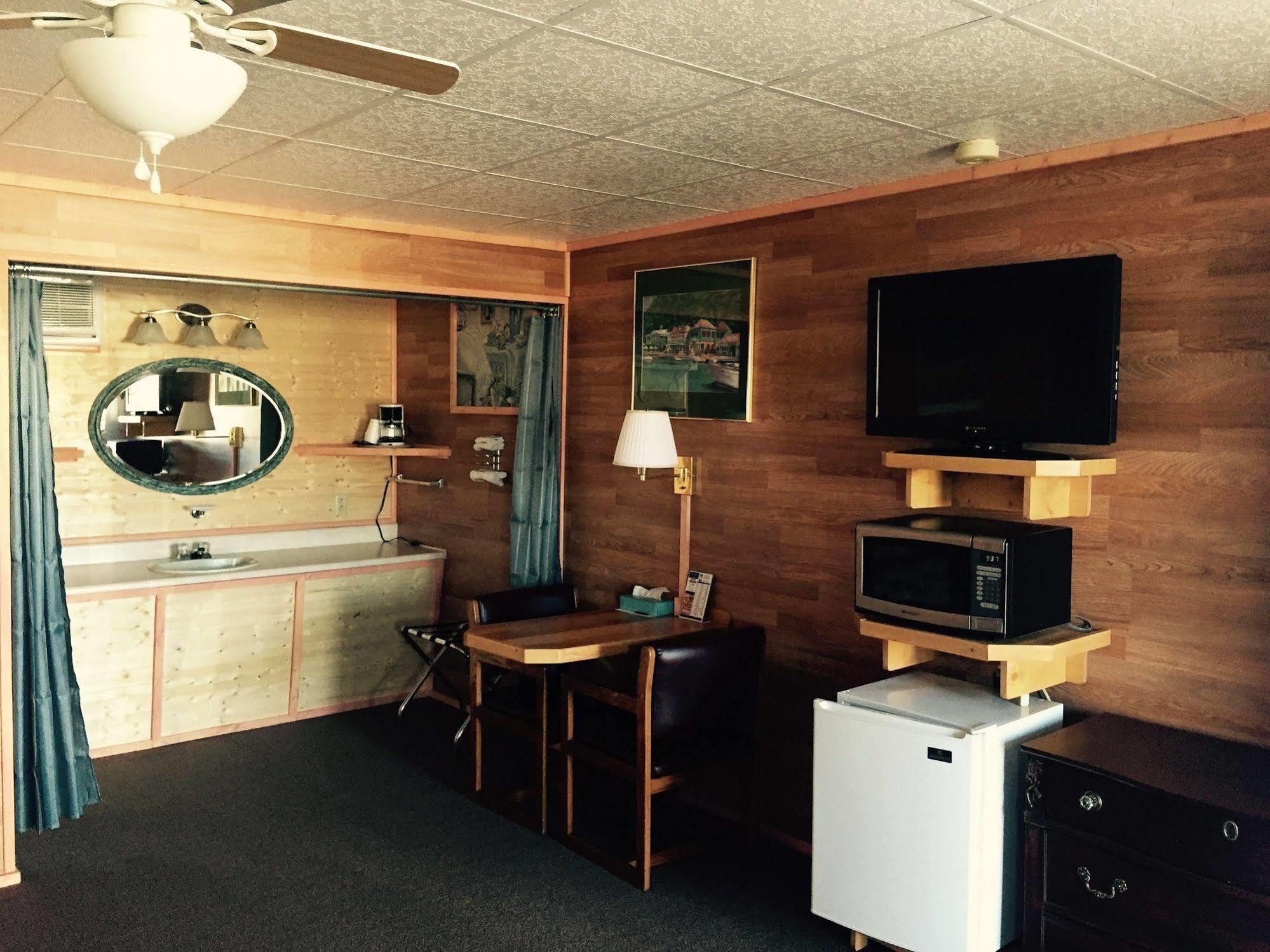 Vindel Motel Mackinaw City Bagian luar foto