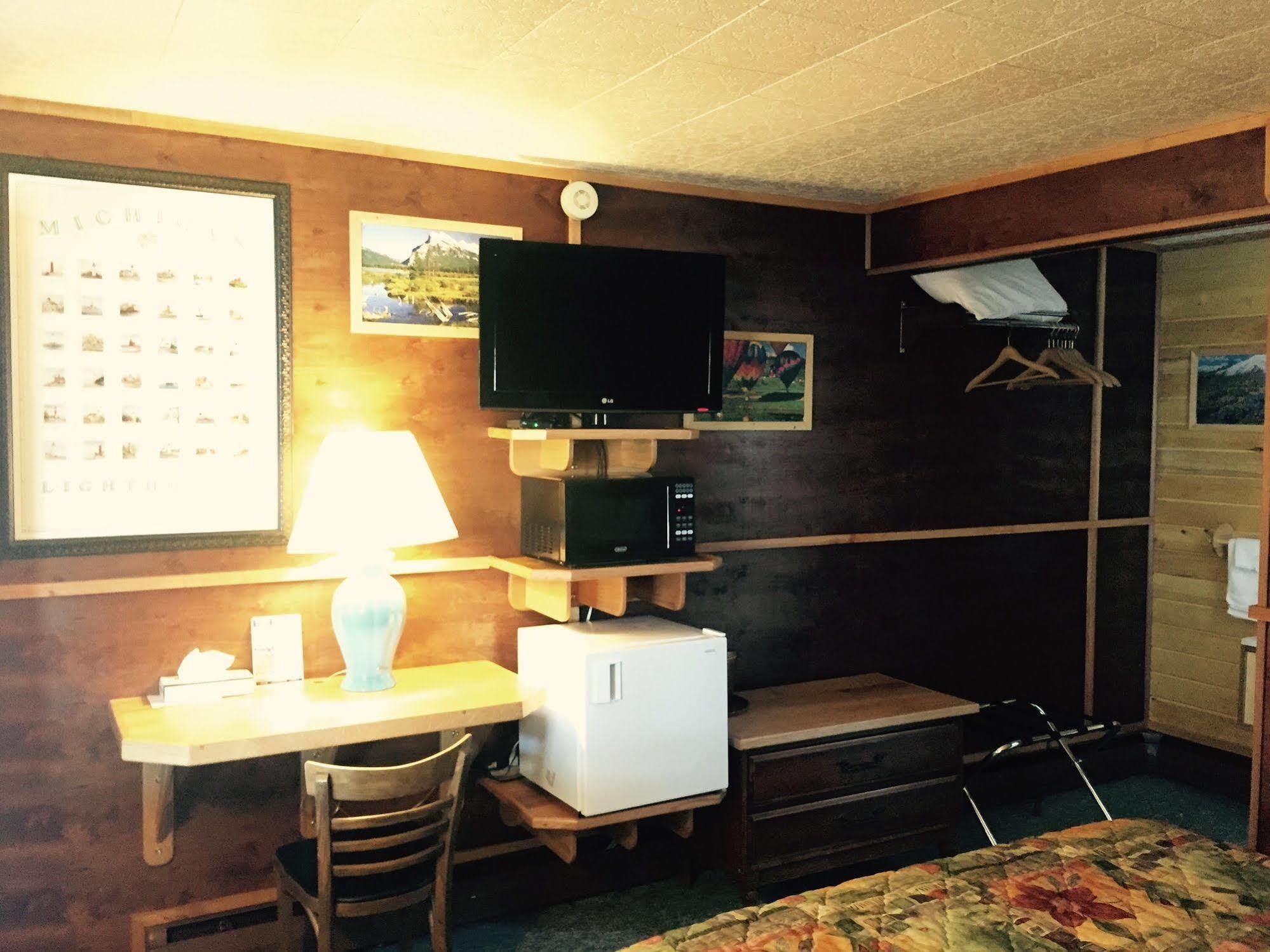 Vindel Motel Mackinaw City Bagian luar foto