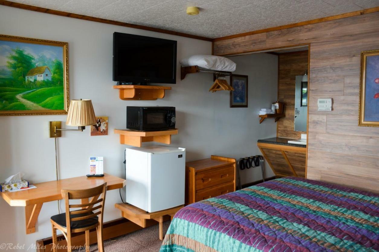 Vindel Motel Mackinaw City Bagian luar foto